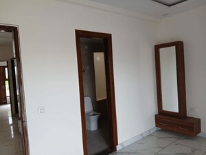 Room in 3 BHK Apartment at Sector 9 – for Rent