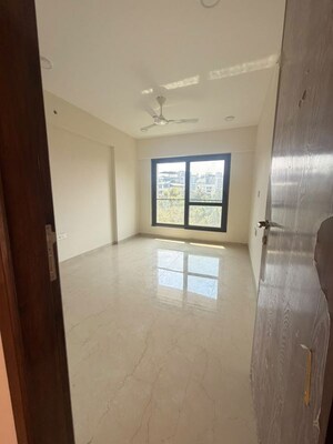 Room in 2 BHK Apartment at Samarpeet Thapar LE Parc, Chembur – for Rent