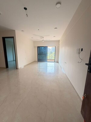 Room in 2 BHK Apartment at Samarpeet Thapar LE Parc, Chembur – for Rent
