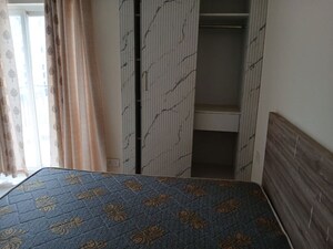 Room in 3 BHK Apartment at Sector 11 – for Rent