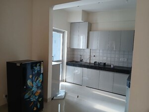 Room in 3 BHK Apartment at Sector 11 – for Rent