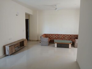 Room in 3 BHK Apartment at Sector 11 – for Rent
