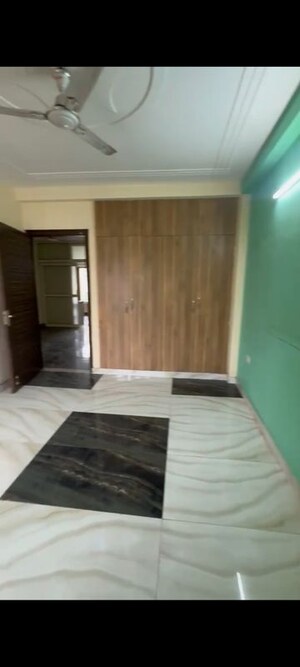 Bedroom in 3 BHK Builder Floor at Sector 52 – for Rent