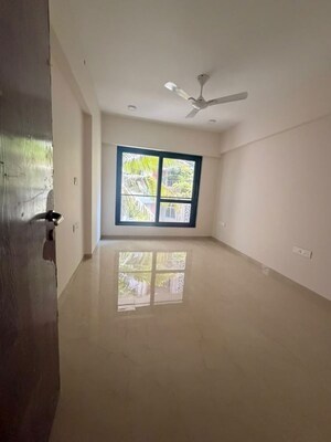 Room in 3 BHK Apartment at Samarpeet Thapar LE Parc, Chembur – for Rent