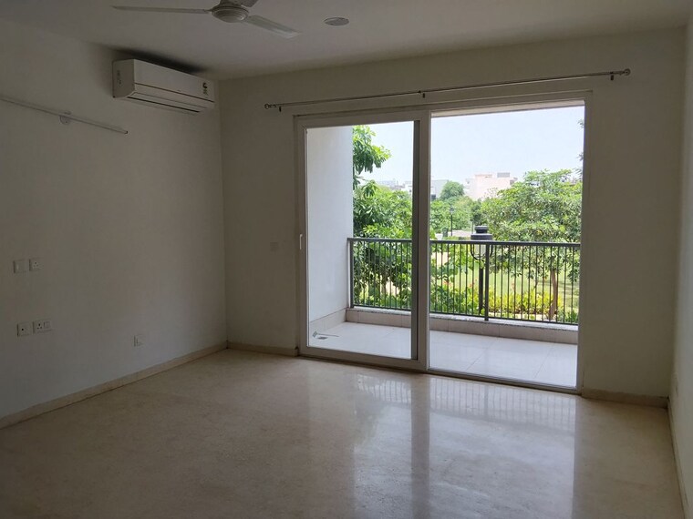 Room, dlf-garden-city-plots-i 4 Bedroom 350 Sq.Yd. Builder Floor In Sector 91 Gurgaon 10739440