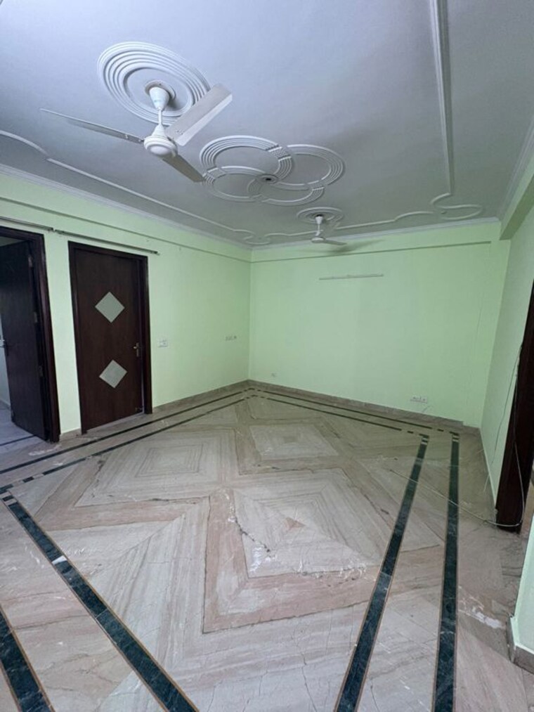 Bathroom, sector 52 3 Bedroom 161 Sq.Yd. Builder Floor In Sector 52 Gurgaon 10739419