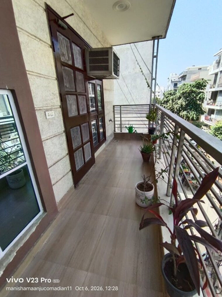 Balcony, sector 52 3 Bedroom 161 Sq.Yd. Builder Floor In Sector 52 Gurgaon 10739419