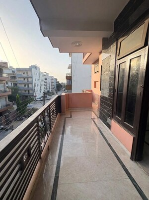 Balcony in 3 BHK Builder Floor at Sector 52 – for Rent