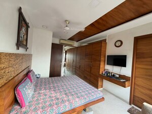 Bedroom in 5 BHK Apartment at Oberoi Springs, Andheri West – for Sale