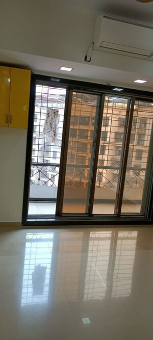 Room in 3 BHK Apartment at Nisarg Hyde Park, Kharghar – for Rent