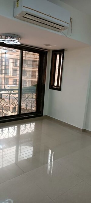 Room in 3 BHK Apartment at Nisarg Hyde Park, Kharghar – for Rent