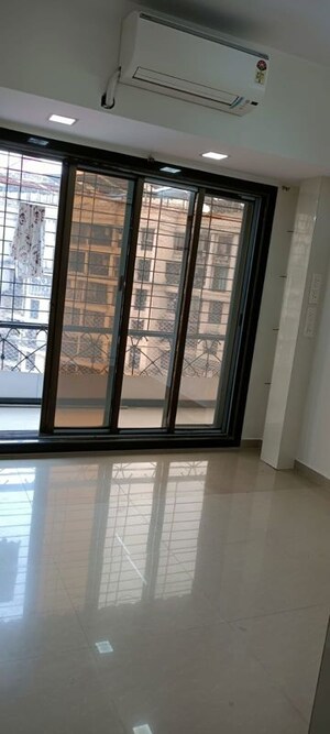 Room in 3 BHK Apartment at Nisarg Hyde Park, Kharghar – for Rent