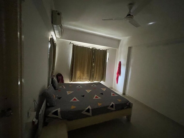 Bedroom, satellite 3 Bedroom 2000 Sq.Ft. Apartment In Satellite Ahmedabad 10739523