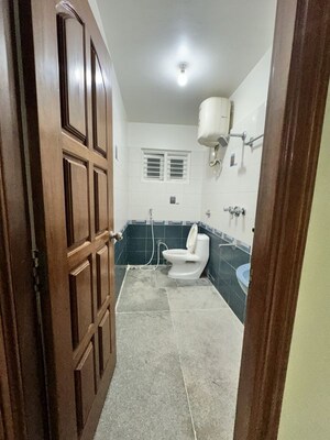 Attached Bathroom in 3 BHK Builder Floor at Banashankari – for Rent