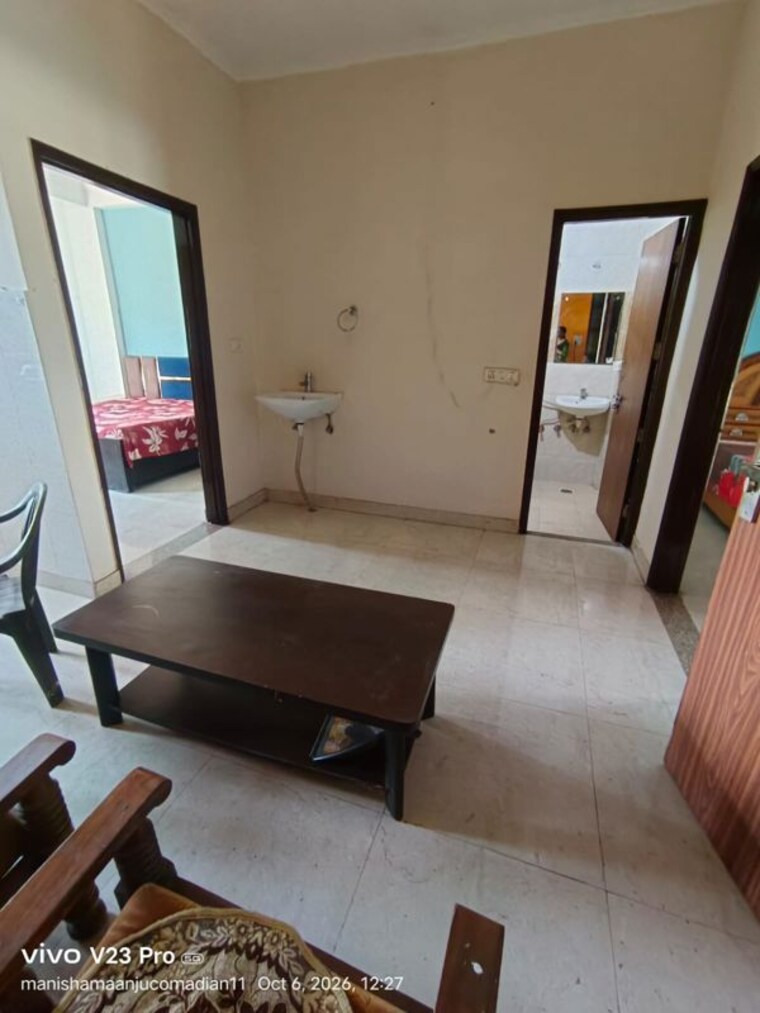 Living Room, sector 52 2 Bedroom 100 Sq.Yd. Builder Floor In Sector 52 Gurgaon 10739542
