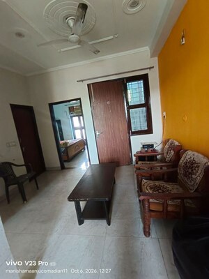 Living Room in 2 BHK Builder Floor at Sector 52 – for Rent