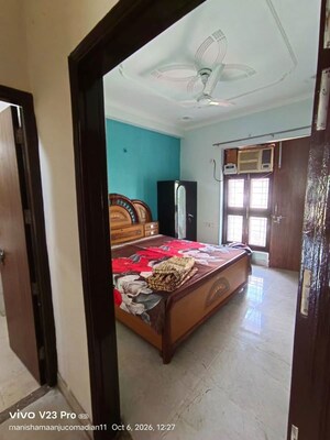 Bedroom in 2 BHK Builder Floor at Sector 52 – for Rent