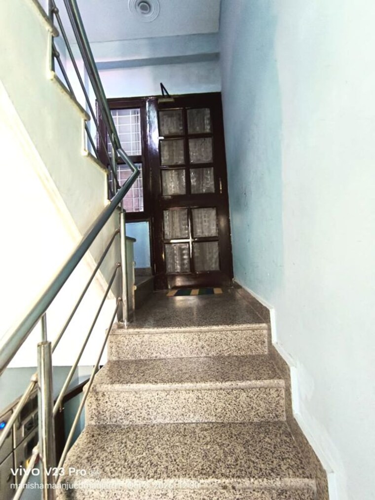 undefined, sector 52 2 Bedroom 100 Sq.Yd. Builder Floor In Sector 52 Gurgaon 10739542