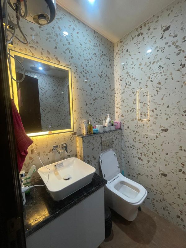 Bathroom in 2 BHK Builder Floor at Sector 57 – for Rent