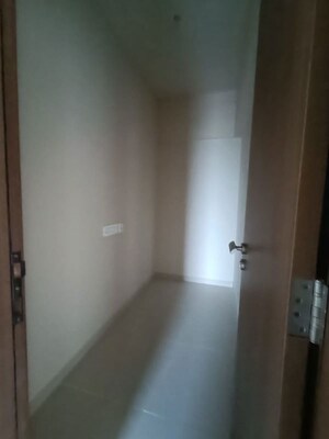 Room in 3 BHK Apartment at Mira Road East – for Rent