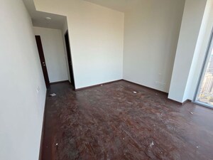 Room in 2 BHK Apartment at Piramal Aranya, Byculla – for Sale