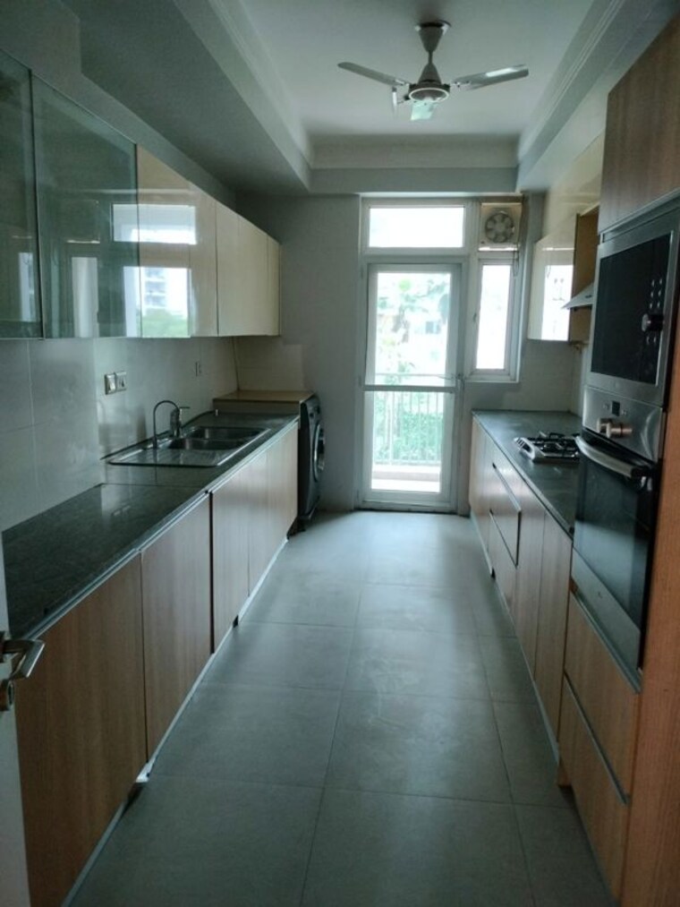 Kitchen, dlf-the-belaire 4 Bedroom 3000 Sq.Ft. Apartment In Sector 54 Gurgaon 10739535