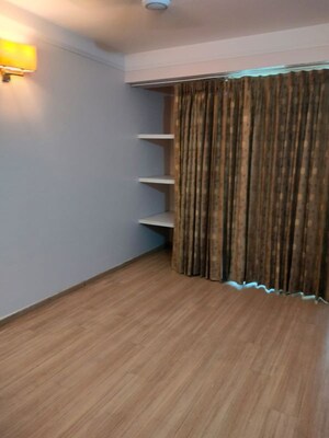 Bedroom in 4 BHK Apartment at DLF The Belaire, Sector 54 – for Rent