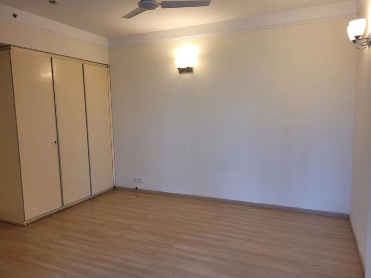 Room, dlf-the-belaire 4 Bedroom 3000 Sq.Ft. Apartment In Sector 54 Gurgaon 10739535