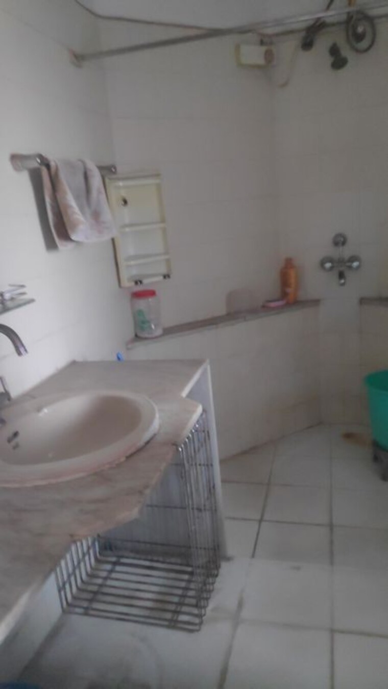 Bathroom, hiranandani-garden-eden-iii 3 Bedroom 1450 Sq.Ft. Apartment In Powai Mumbai 10739632