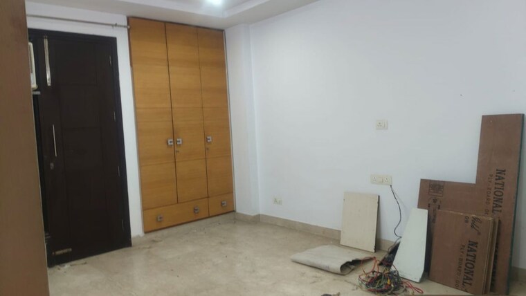 Room, kalkaji 2 Bedroom 200 Sq.Yd. Builder Floor In Kalkaji Delhi 10739628