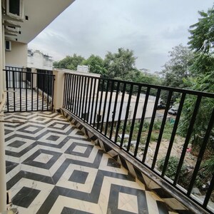 Balcony in 1 RK Builder Floor at Sector 51 – for Rent