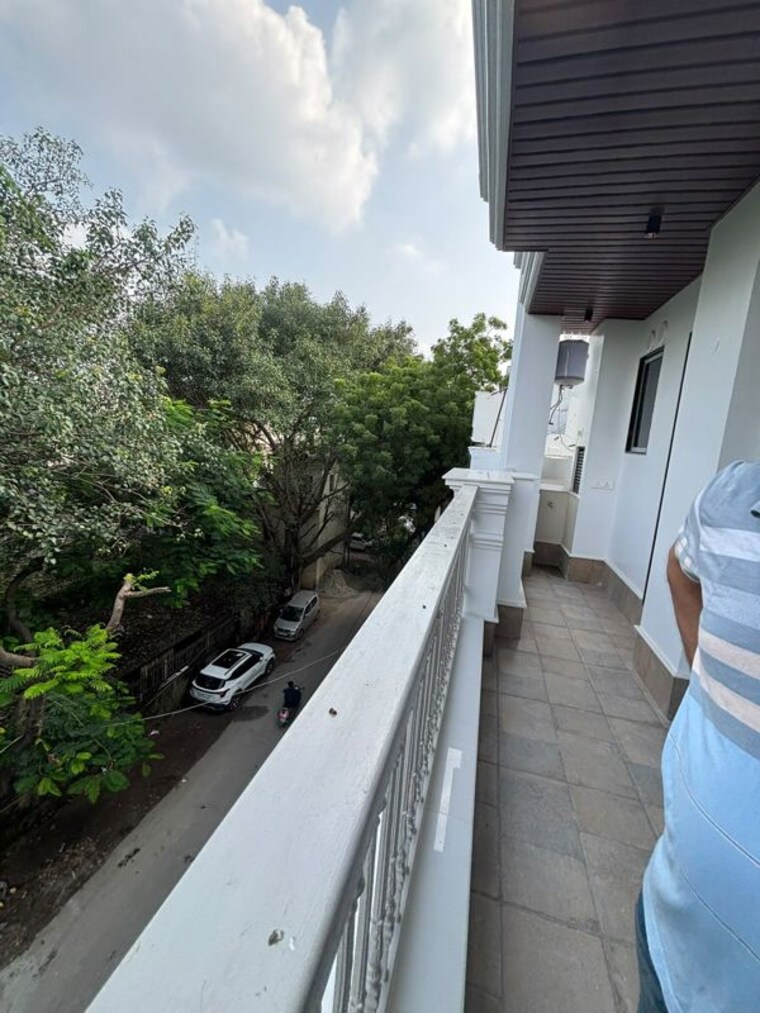 Balcony, saket 3 Bedroom 200 Sq.Yd. Builder Floor In Saket Delhi 10739653