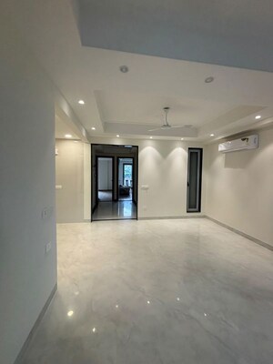 Room in 3 BHK Builder Floor at Saket – for Rent