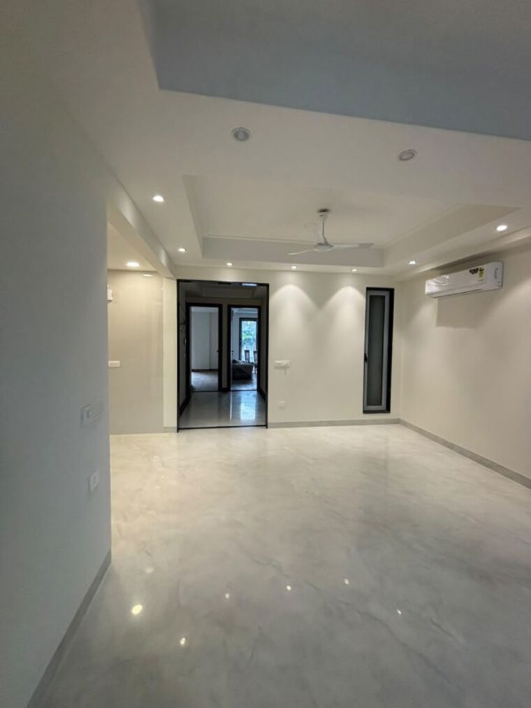 Room, saket 3 Bedroom 200 Sq.Yd. Builder Floor In Saket Delhi 10739653