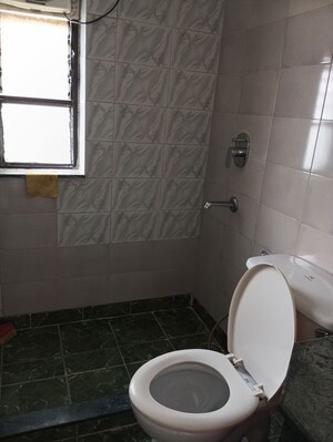 Bathroom in 3 BHK Apartment at Unitech Palms, South City 1 – for Rent