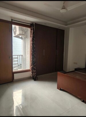 Room in 3 BHK Apartment at Malviya Nagar – for Rent