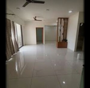Room in 3 BHK Apartment at Lodha Grande, Majiwada – for Rent