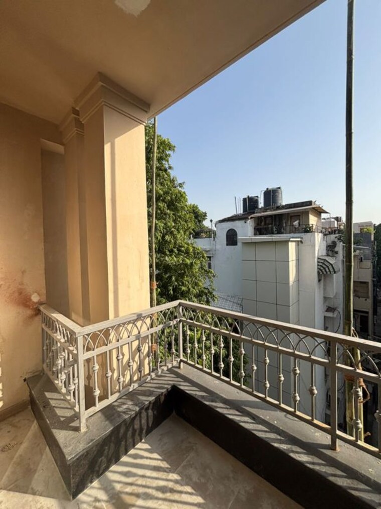 Balcony, saket 3 Bedroom 150 Sq.Yd. Builder Floor In Saket Delhi 10739676
