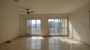 Room in 2 BHK Apartment at Dosti Group Imperia, Manpada – for Rent