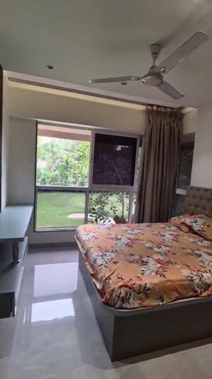 Bedroom in 3.5 BHK Apartment at Chembur – for Sale