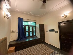 Bedroom in 3 BHK Builder Floor at Sector 9a – for Rent