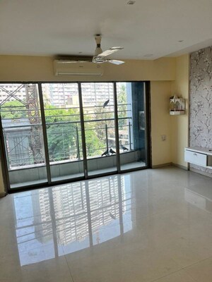 Room in 2 BHK Apartment at Bhavya Supreme Annexe, Parel – for Rent