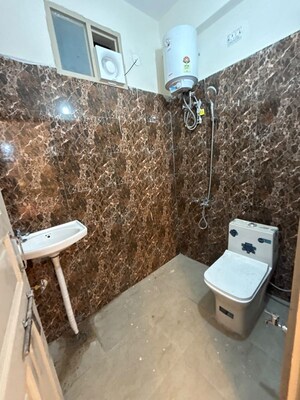 Bathroom in 1 RK Builder Floor at Sector 52 – for Rent