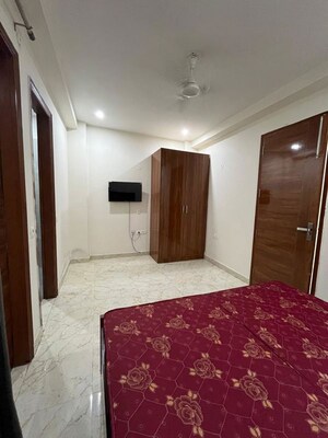Bedroom in 1 BHK Builder Floor at Sector 57 – for Rent