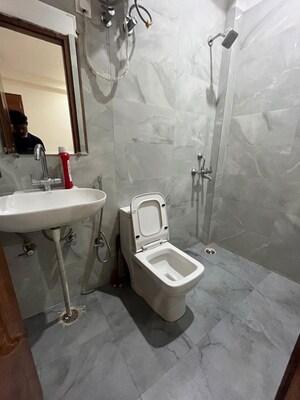Bathroom in 1 BHK Builder Floor at Sector 57 – for Rent