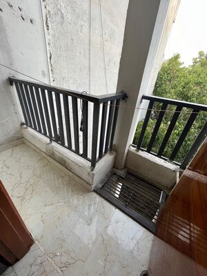 Balcony in 1 BHK Builder Floor at Sector 57 – for Rent