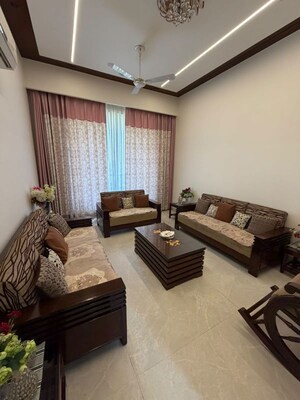 Living Room in 4 BHK Builder Floor at Sector 21 – for Rent