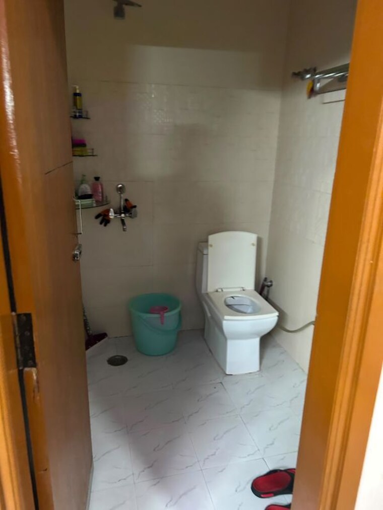 Bathroom, shakti khand 2  850 Sq.Ft. Builder Floor In Shakti Khand 2 Ghaziabad 10739478