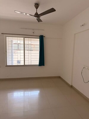 Room in 2 BHK Apartment at Gera Park View, Kharadi – for Rent