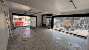  Showroom For Rent in Bhatar